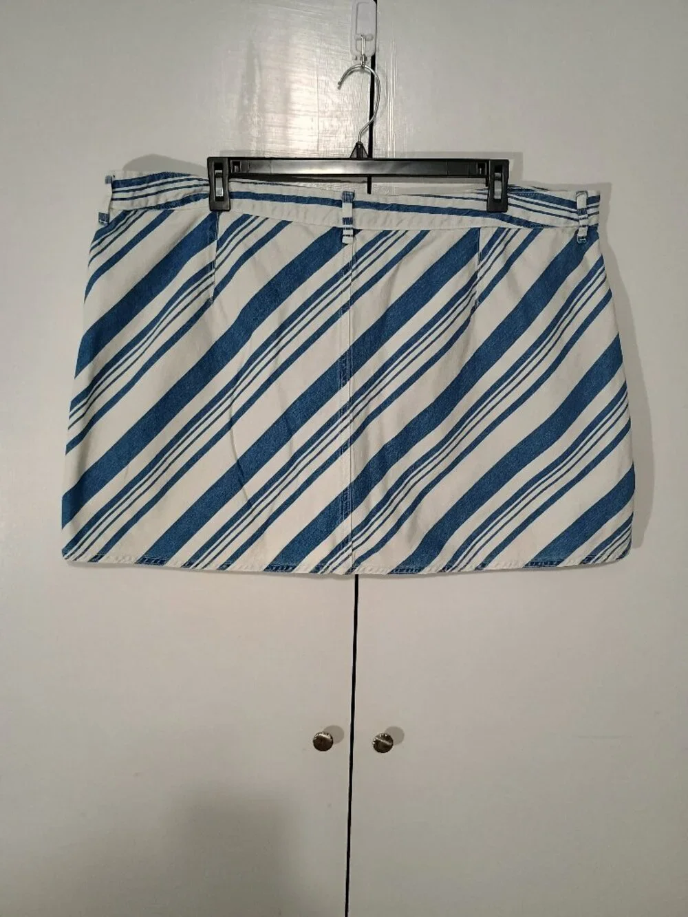 Universal Thread Blue White Diagonal Striped Denim Mini Skirt Women’s Size 22